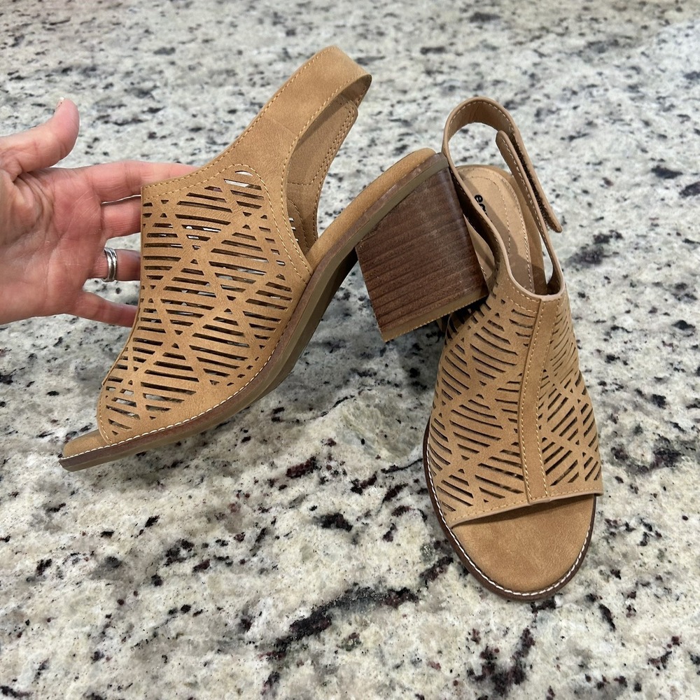 Earth Women's Brown Aurora Faux Leather‎ High Heel Sandal Shoes Size 8W READ